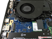 Steckplätze für WWAN-Modul (M.2-2242) und SIM (unter dem Akku)