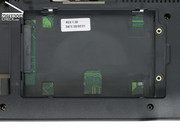 DASP (Disk Anti-Shock Protection): Eine weiche, zur Stoß- und Vibrationsdämpfung geeignete Einbettung der HDD finden wir nicht. Die HDD ist beispielsweise nicht in Gummi gelagert, sondern in einen simplen Blechrahmen verschraubt.