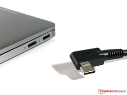 geladen wird ausschließlich über einen der beiden USB-C-Anschlüsse