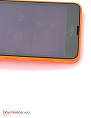 Überhaupt mussten einige Features weichen, beispielsweise der Kameraknopf.