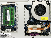 1 GByte RAM ist für Vista zu wenig. Die Lüfterregelung arbeitet akustisch suboptimal. Dafür bleibt das 3000 N200 schön kühl.