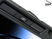 Die 2-MP-Webcam gehört beim 3414W dazu, beim Modell 3214W fehlt die Kamera.