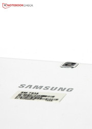 In Weiß und Schwarz wird das Tablet angeboten.