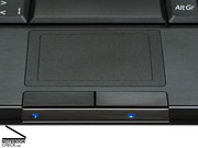 ... Touchpad und Pad-Tasten sind spritzwassergeschützt.