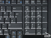 Die Tastatur im Desktop-Format mit Ziffernblock kann haptisch nicht überzeugen.