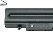 ... Status-LEDs, die den Ladezustand anzeigen.