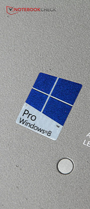 Windows 8 Pro wird mitgeliefert, man kann von Windows 7 jederzeit wechseln.