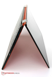 Weil man den Bildschirm auch nach hinten klappen kann, sind recht viele Betriebsmodi möglich.