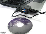 Im Lieferumfang: Treiber-CD, Adapter-Kabel und ExpressCard/34 mit 2x USB 3.0