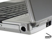 Der 100-MBit-LAN-Port an der Rückseite ist nicht mehr zeitgemäß.