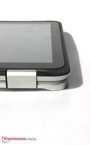 So kann man den Monitor beispielsweise komplett umklappen und das Gerät über den Touchscreen wie ein Tablet nutzen.