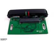 ...zum Einsetzen der Festplatte muss aber nur der hintere Teil entfernt werden