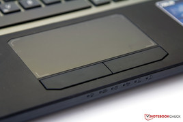 Großes Touchpad unterhalb der Tastatur
