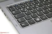 Das Chiclet-Style Keyboard bietet ein großzügiges Layout.