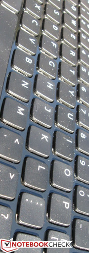 Chiclet-Tastatur schneidet gut ab, wirkt aber etwas weich