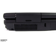 eine der zwei verfügbaren Kensington-Vorbereitungen befindet sich am Heck