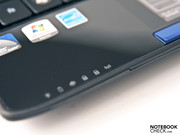 In der Handballenauflage befinden sich die kleinen Status-LEDs