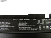 Der Akku bietet 56 Wh Kapazität