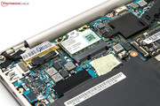 Der Chip von Intel sorgt für WLAN nach 802.11 a/b/g/n & Bluetooth 4.0.