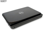 Das Dell-Logo auf dem glänzenden Cover darf nicht fehlen.