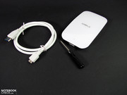 Gehäuse, Kabel, Schrauben und Dreher beim weißen iNeo im Lieferumfang