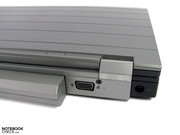 ältere VGA Kabel könnten Probleme mit dem eingebetteten VGA Port bekommen