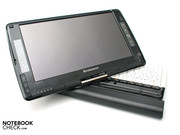 Der Bildschirm lässt sich horizontal um 180 Grad drehen und kippen.