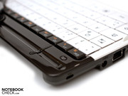 Die Tastatur und das Touchpad fallen vergleichweise klein aus.