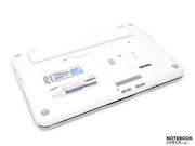 Die Gehäuseunterseite bietet eine Wartungsabdeckung.