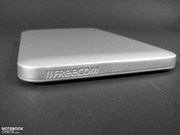 sehr dezenter Herstellerschriftzug