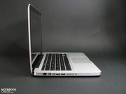 alle Anschlüsse befinden sich auf der linken Seite