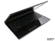 Das Gehäuse punktet durch ein schlankes Gehäuse mit ...