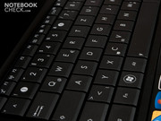 Bei der Tastatur setzt man auf ein "gewöhnliches" Tastatur-Design und verzichtet auf freistehende Tasten.