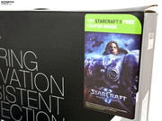 Als nette Beigabe gibt es ein Gratis-Coupon für das Spiel StarCraft II.