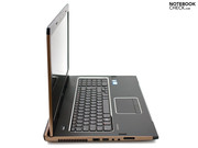 Die Positionierung der Scharniere sorgt für eine interessante Optik.