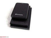 Verbatim 1,8" Festplatte, Iomega SSD, Iomega 2,5" Festplatte (unten)