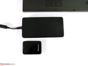 Über 1kg schweres Netzteil mit 240 Watt Leistung