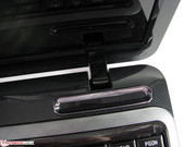 Immerhin sind sie stylisch in das Gehäuse eingebettet.