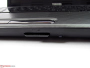 Speicherkarten stehen etwas ab und werden nicht arretiert.