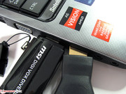 Auch auf der linken Seite kann es je nach Peripherie zu Platzproblemen bei der Schnittstellennutzung kommen.