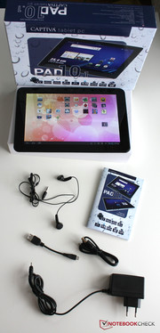 Mit Zubehör und einer gedruckten Anleitung kommt das Captiva PAD 10.1 ins Haus.