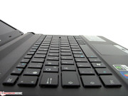 Die Tastatur ist stabil, bietet große Tasten und einen vielschreibertauglichen Anschlag.