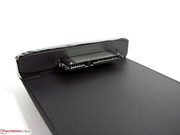 Die Sata-Schnittstelle am Adapter ermöglicht auch den Anschluss interner Laufwerke.