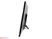 Aufstellen kann man den Bildschirm mit oder ohne Standfuß, dann in fester Position.