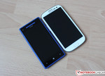 HTC 8X und Samsug Galaxy S3 im Größenvergleich