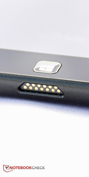 ... sowie ein Dockanschluss...