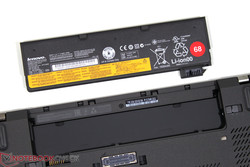 Im Gerät befinden sich ab Werk zwei 24-Wh-Akkus. Per Hot-Swap kann einer davon während des Betriebes getauscht werden.