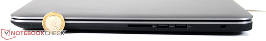 Rechte Seite: SD-Cardreader, USB 3.0, USB 2.0 (powered), Noble Schloss