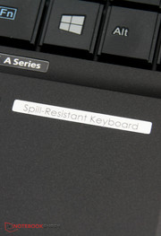 Dafür gibt es ein spritzwassergeschütztes Keyboard.