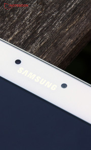 Selbst die Frontkamera kann man notfalls noch zum Fotografieren verwenden.